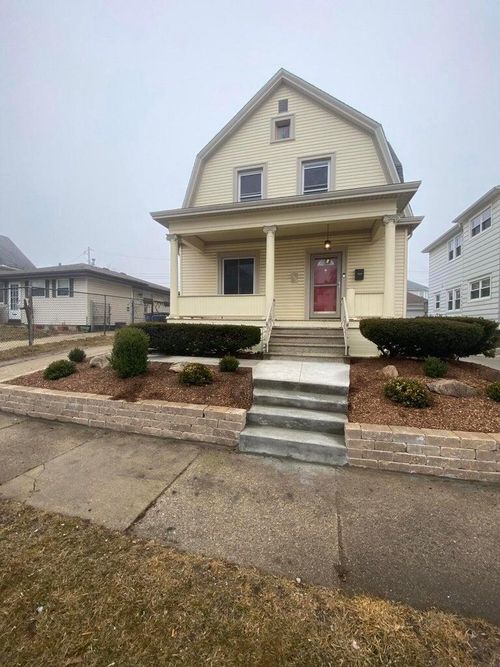 2028 Carter Street, RACINE, WI, 53402 | Card Image
