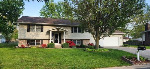 1006 N Koester Dr, Effingham, IL, 62401-1745 | Card Image