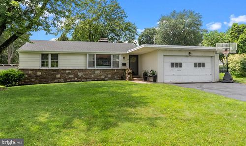 16 Brook Ln, YARDLEY, PA, 19067-2808 | Card Image