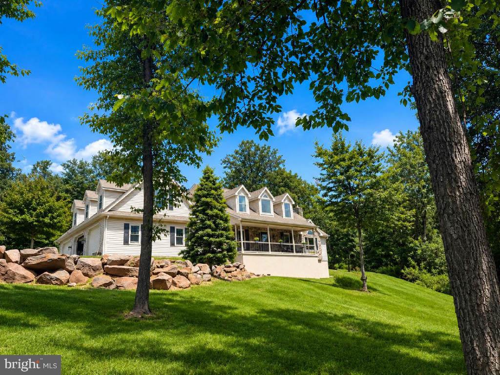 1110 S Mountain Ln, For Sale in Lebanon - eXp Realty