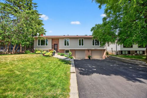 311 Pine Dr, Barrie, ON, L4N4J3 | Card Image
