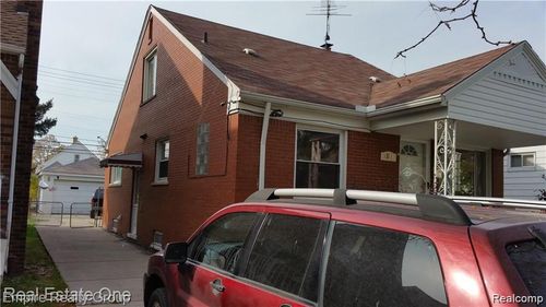 5245 Jonathon St, Dearborn, MI, 48126-3313 | Card Image