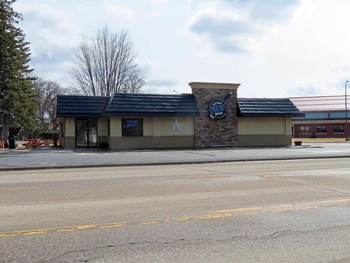 517 Duluth Ave S, Thief River Falls, MN, 56701-3511 | Card Image