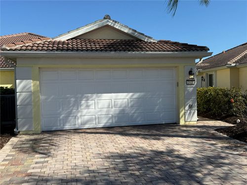 2121 Burgos Dr, SARASOTA, FL, 34238-2775 | Card Image