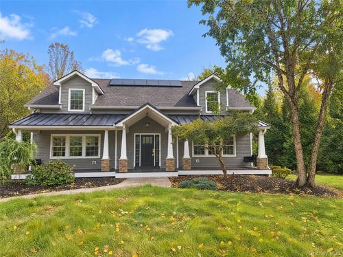 84 Maple Ave, Fishkill, NY, 12524-2213 | Card Image
