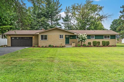 1206 Torpey Dr, Troy, MI, 48083-5443 | Card Image