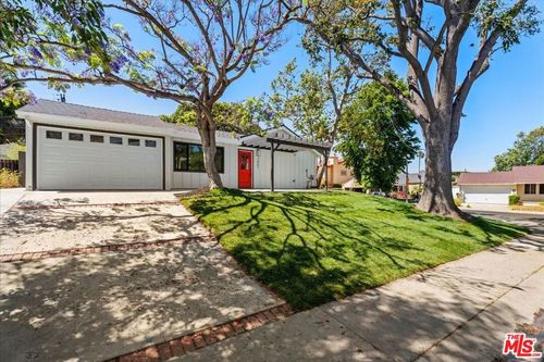 7901 Winsford Ave, Los Angeles, CA, 90045-3341 | Card Image