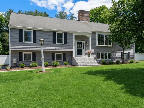 6 Hampton Ct, Lynnfield, MA, 01940-1216 | Card Image