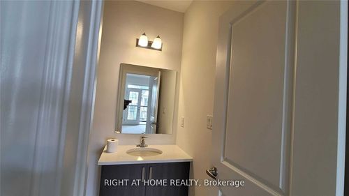 199 Miyako Crt, Oshawa, ON, L1L0R7 | Card Image