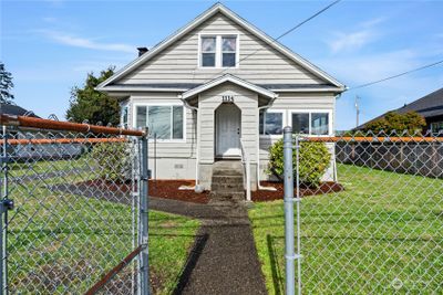 1114 W Main Street, House other with 4 bedrooms, 2 bathrooms and 1 parking in Elma WA | Image 1