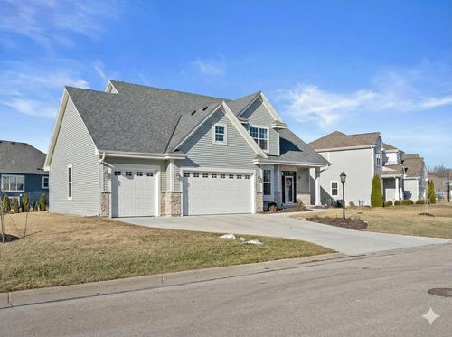W153N4899 Orchid Cir, Menomonee Falls, WI, 53051-2228 | Card Image