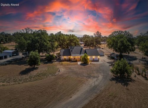 2764 Majestic Oak Cir, Cottonwood, CA, 96022-9520 | Card Image