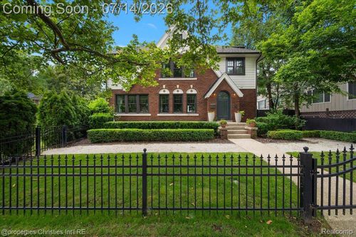 974 Ann St, Birmingham, MI, 48009-1747 | Card Image
