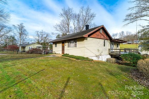 298 School Rd E, Asheville, NC, 28803-9692 | Card Image