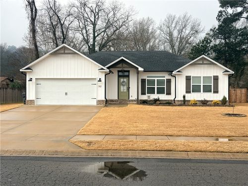 302 Promenade Cir, Russellville, AR, 72801-6579 | Card Image