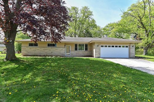 N79W15709 Charles Ct, Menomonee Falls, WI, 53051-4208 | Card Image