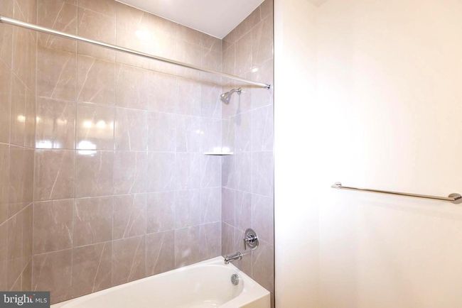 211 - 1 Culvert Dr, Condo with 2 bedrooms, 2 bathrooms and null parking in PRINCETON JUNCTION NJ | Image 30