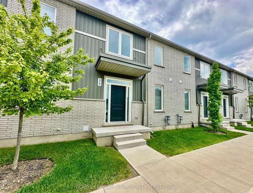 25-121A Moffatt St, Saint Catharines, ON, L2P2L7 | Card Image