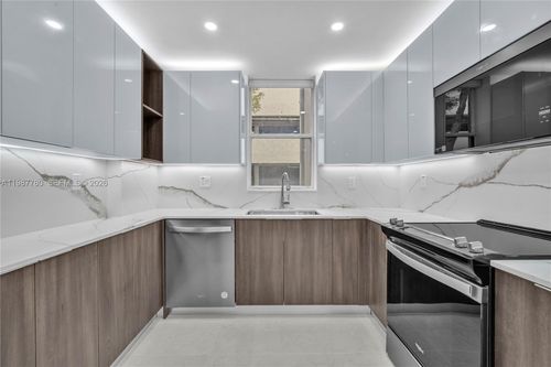 110-18181 Ne 31st Ct, Aventura, FL, 33160-2674 | Card Image