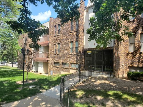 apt-23-2275 Country Club Dr, Woodridge, IL, 60517-3009 | Card Image