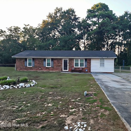 203 Brentwood Cir, Dudley, NC, 28333-9337 | Card Image
