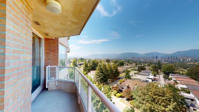 1001 - 4657 Hazel St, Condo with 2 bedrooms, 2 bathrooms and 2 parking in Burnaby BC | Image 1