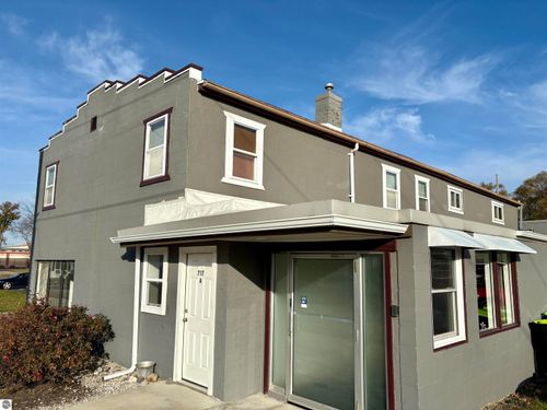 717 Woodmere Ave, Traverse City, MI, 49686-4280 | Card Image