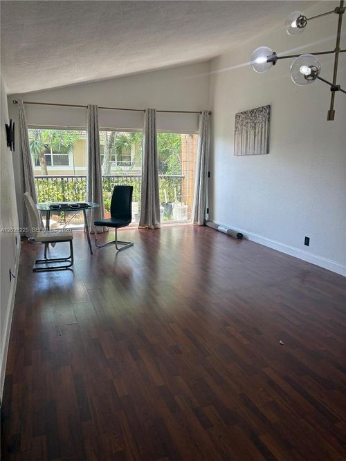 301-8761 Wiles Rd, Coral Springs, FL, 33067 | Card Image