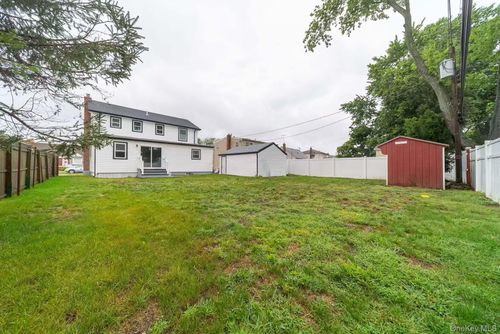 13 Garden Blvd, Hicksville, NY, 11801-5924 | Card Image