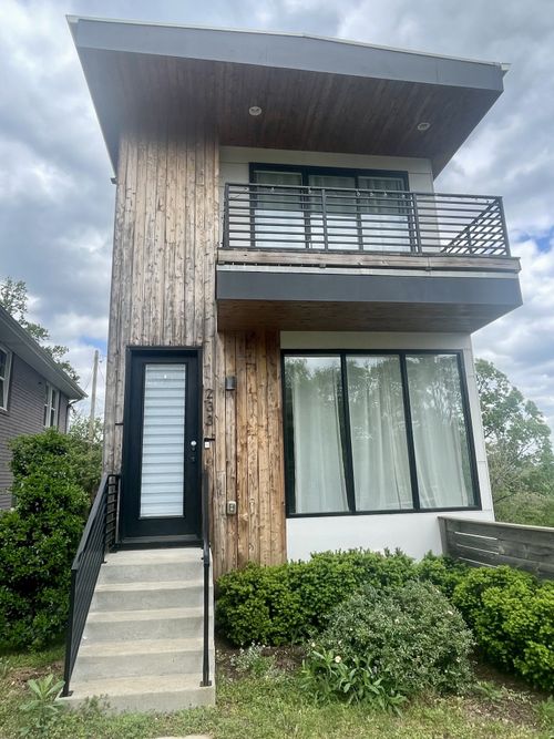 233 Riverside Dr, Nashville, TN, 37206-1957 | Card Image
