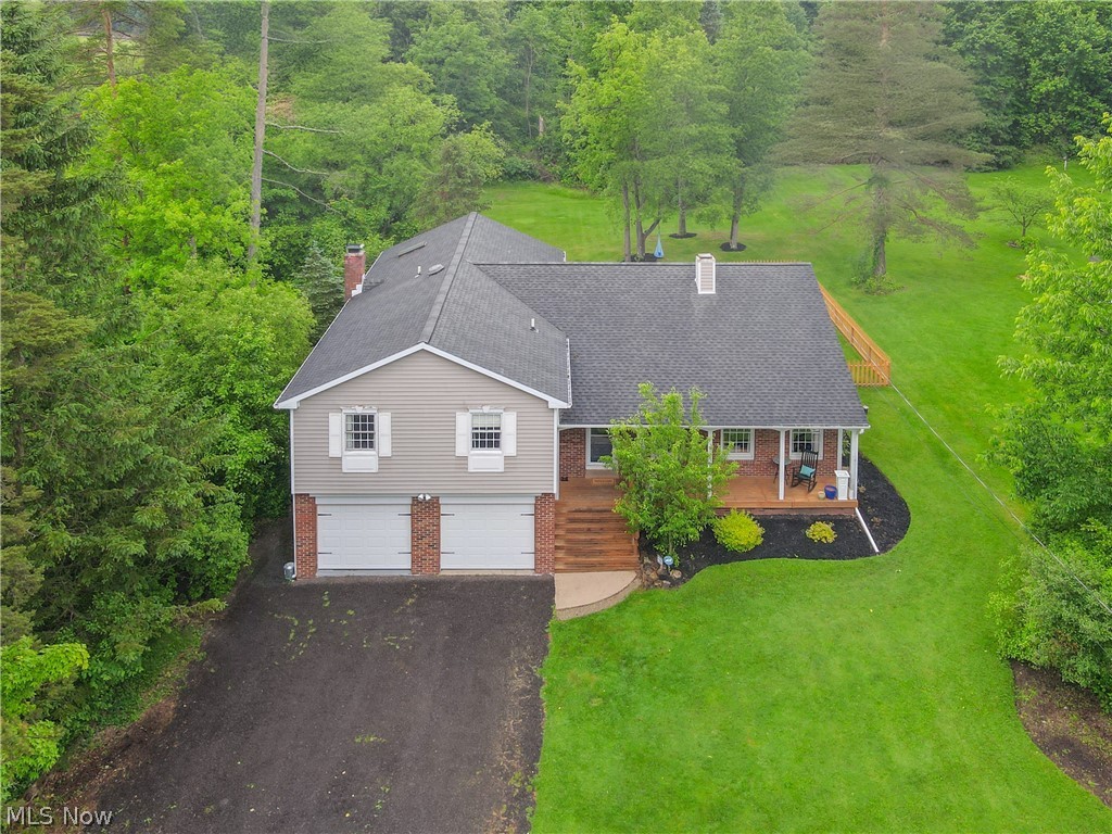 Snyder Rd, Chagrin Falls, OH 44022