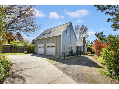 6218 Sw Garden Home Rd, Portland, OR, 97219-3141 | Card Image
