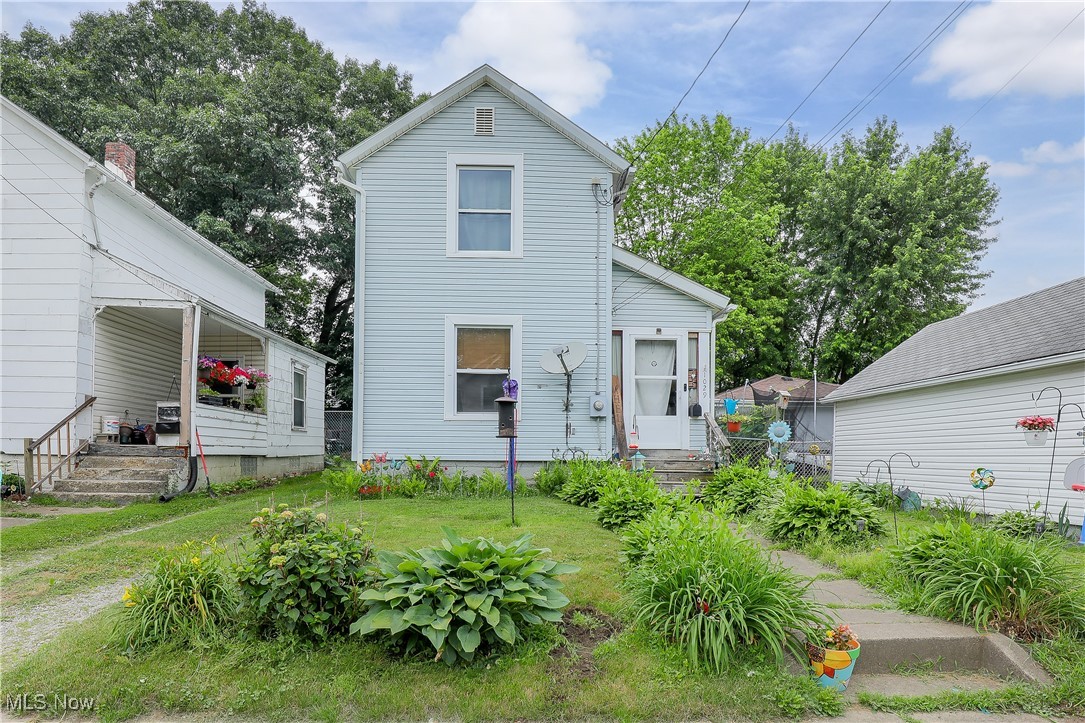 Columbus Ave, Barberton, OH 44203