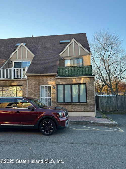 10 Andrea Ct, Staten Island, NY, 10312-2065 | Card Image