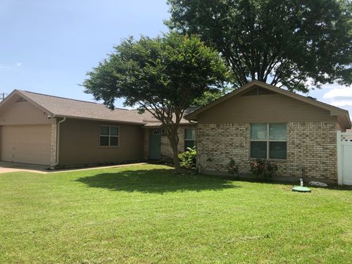 805 Panama Ct, Granbury, TX, 76048-2599 | Card Image