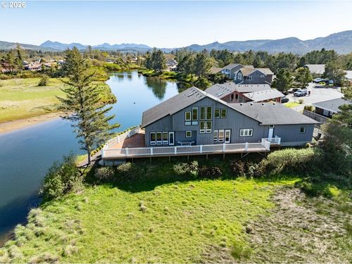 500 Farrell Ct, Seaside, OR, 97138-5562 | Card Image