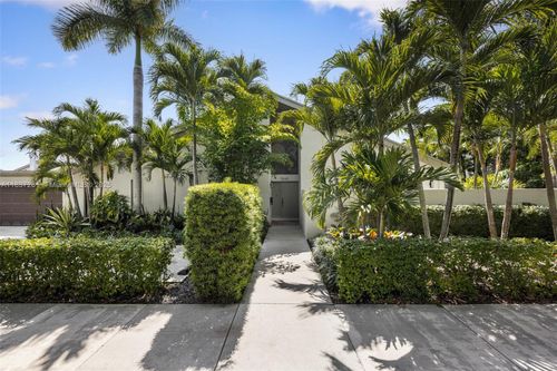 40-7045 Sw 67th Ave, South Miami, FL, 33143-3142 | Card Image