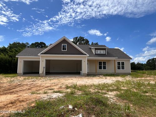 101 Lucky Ln, Pikeville, NC, 27863-6000 | Card Image