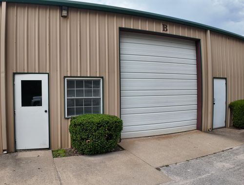 b-135 Industrial Park Dr, Hollister, MO, 65672-5984 | Card Image