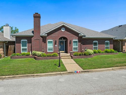 6 Friendswood Dr, Longview, TX, 75605-8803 | Card Image