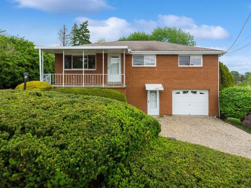 1343 Jonah Dr, Irwin, PA, 15642-1545 | Card Image