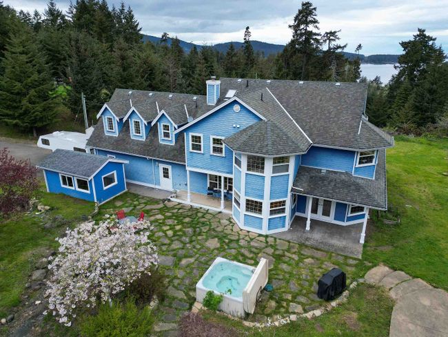 488 Mckercher Road, House other with 5 bedrooms, 3 bathrooms and 4 parking in Mayne Island BC | Image 4