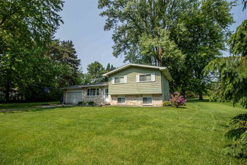 7070 Quain Rd, Birch Run, MI, 48415-9024 | Card Image