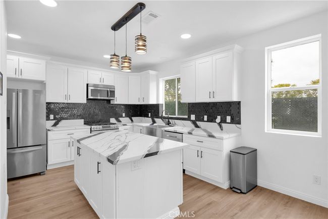 2216 Jeans Ct, House other with 3 bedrooms, 3 bathrooms and 2 parking in Signal Hill CA | Image 23