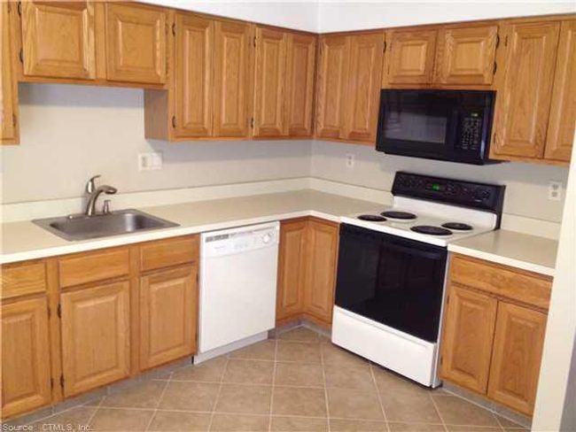 Kitchen. | Image 5