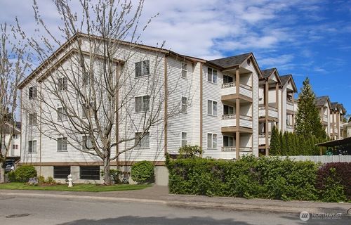b304-10824 Se 170th St, Renton, WA, 98055-5952 | Card Image