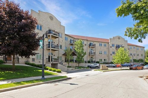 3113-N51W34861 Wisconsin Avenue, Oconomowoc, WI, 53069 | Card Image