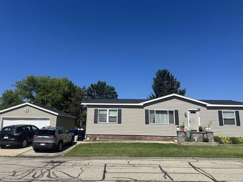 118 S Eastown Manor, Elkhorn, WI, 53121 | Card Image