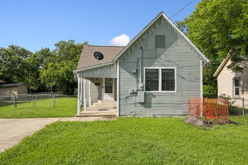 808 E High St, Terrell, TX, 75160-2842 | Card Image