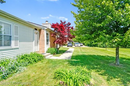 2826 Roundtree Dr, Troy, MI, 48083-2342 | Card Image